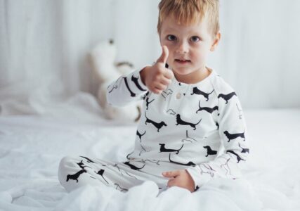 child-pajama_146671-13740